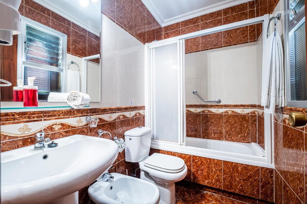 Hotel Ginés Buitenkant foto