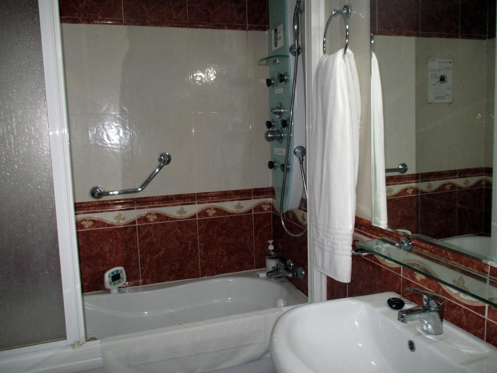 Hotel Ginés Buitenkant foto
